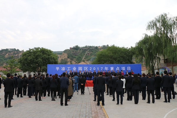市委副書記、市長王奮彥帶隊(duì)觀摩督查公司項(xiàng)目建設(shè)工作(圖3)