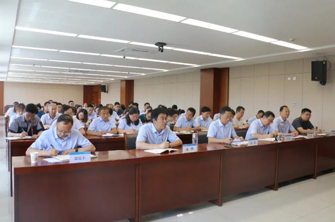 市政府國資委黨委委員、副主任邊疆到泓源公司講黨課(圖3)
